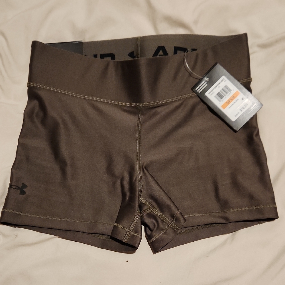 Under Armour Mid Rise Shorty